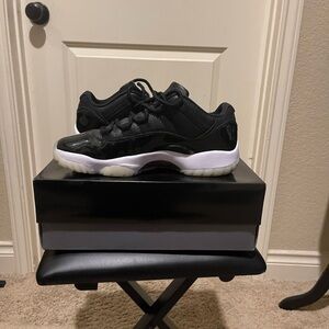 a pair of JORDAN 11 LOWS 🤯‼️